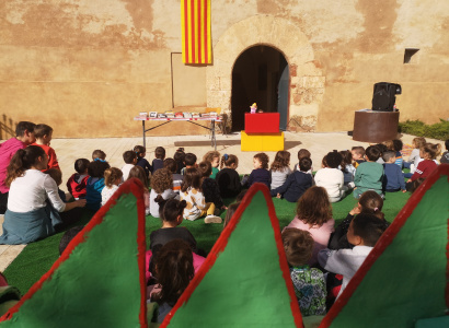 Exposició de les novetats de la Biblioteca i visita de la llar i l'escola