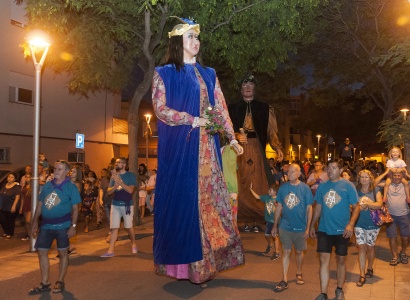 Vestida dels gegants, pregó i anada d'autoritats a l'encesa de la tronada