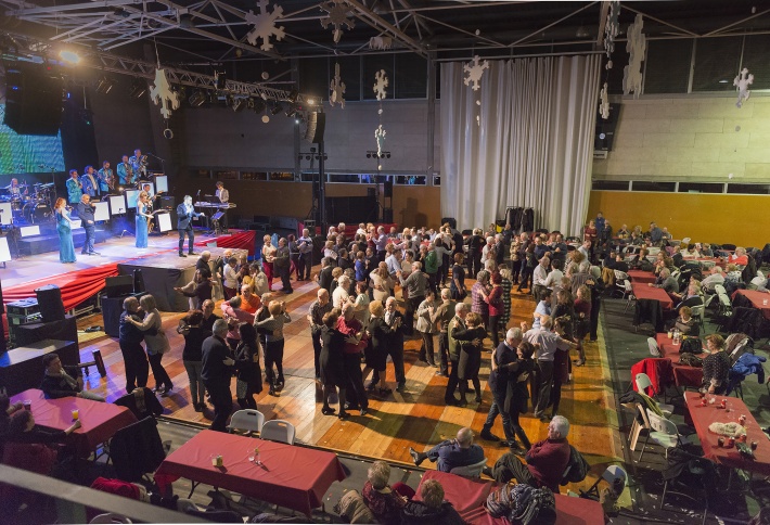 Ball amb Orquestra Maravella