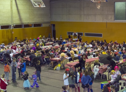 Sopar pícnic amb ball i concurs de disfresses