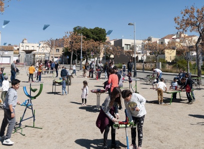 FESTA DE LA MUNICIPALITAT: Jocs amb elements reciclats