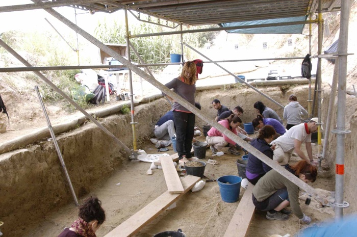 Troben una “latrina” de hienes de fa un milió d’anys al Barranc de la Boella, una concentració d’excrements poc freqüent en contextos arqueològics
