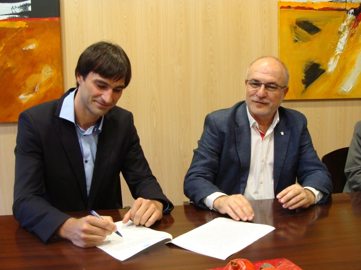 L’Ajuntament i l’Orfeó Canongí signen un acord per recuperar l’equipament cultural