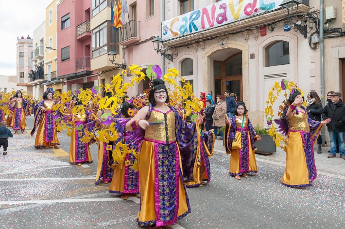 El Carnaval de la Canonja treu al carrer més de tres mil persones