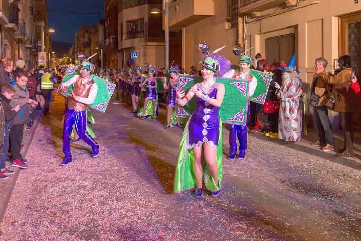 El Carnaval de la Canonja treu al carrer més de tres mil persones