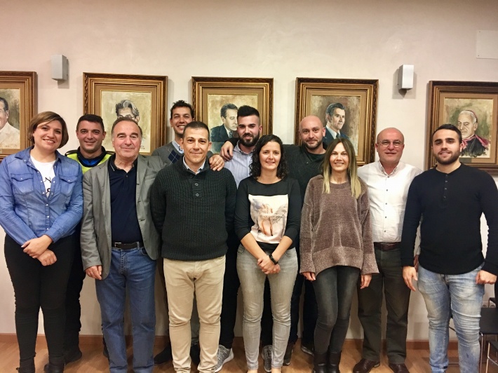 El consistori felicita a dos vigilants municipals per la seva actuació