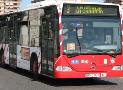 Els canongins ja poden gaudir del descompte en les tarifes d’autobús urbà