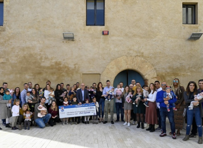 La Canonja lliura els ajuts per naixement o adopció als nous canongins
