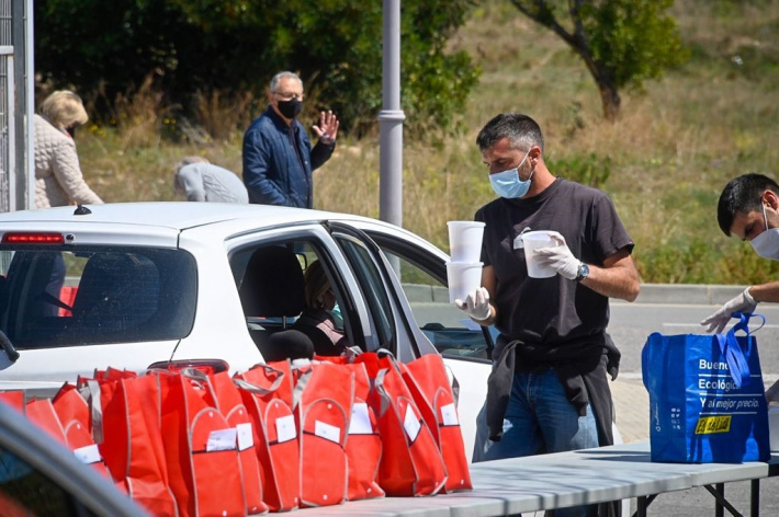 La Canonja reparteix 400 escudelles per emportar amb motiu de la celebració de la Municipalitat