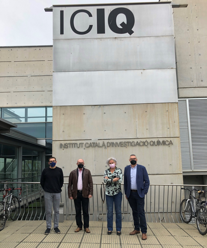 L’alcalde de la Canonja, Roc Muñoz, visita l’Institut Català d’Investigació Química (ICIQ) per establir sinergies en el camp de la recerca