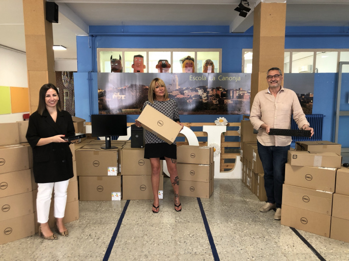 L'Ajuntament entrega 70 ordinadors a l'Escola la Canonja gràcies als Pressupostos Participatius