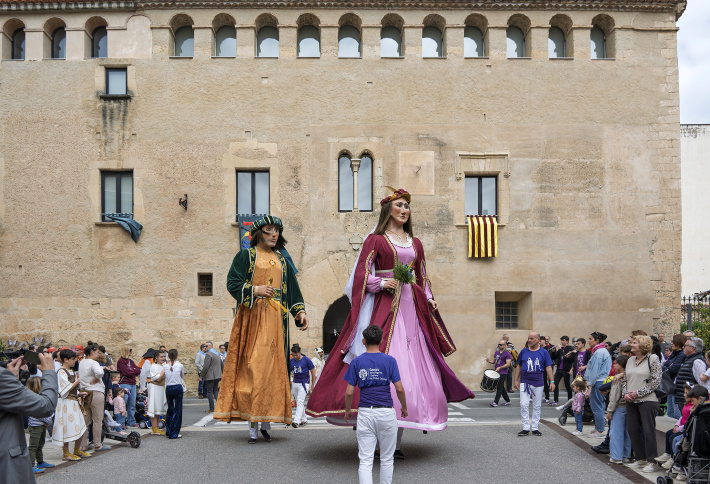 FM: Cercavila, tronada, vermut i sardanes