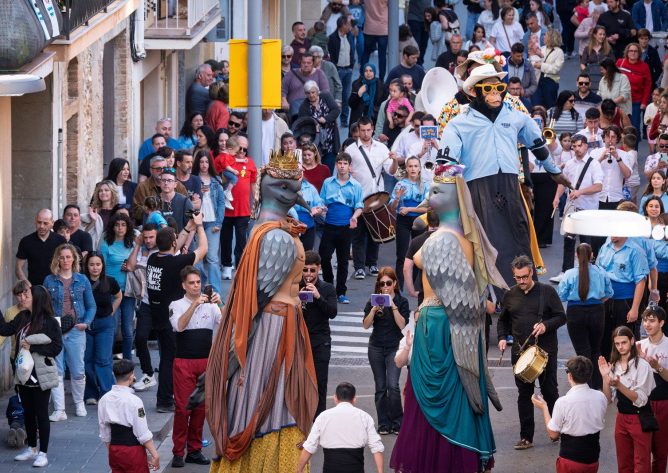 La Festa de la Municipalitat de la Canonja es consolida com una gran celebració participativa amb un èxit rotund d’assistència
